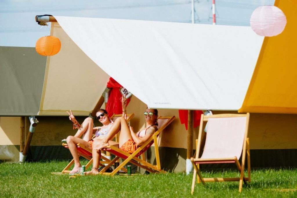 100 Jaar Tt Circuit Assen 2025 Glamping Incl Stroom Extérieur photo